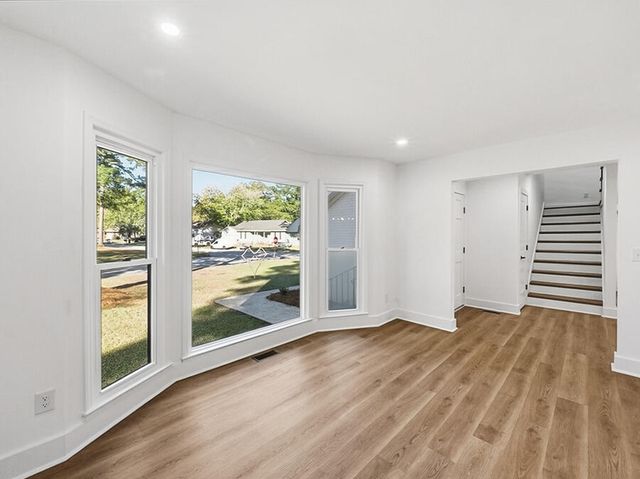 2619 Delhi Road, North Charleston, SC 29406