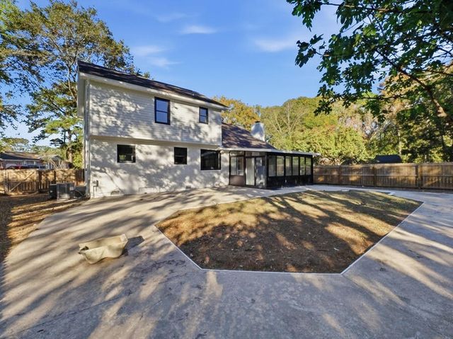 2619 Delhi Road, North Charleston, SC 29406