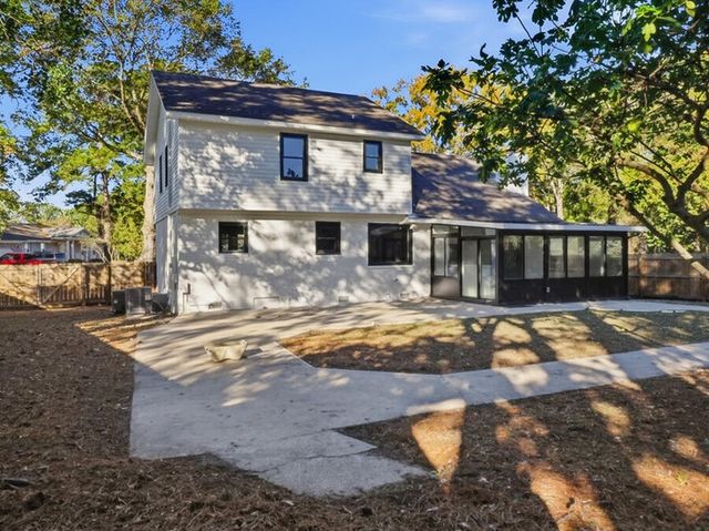 2619 Delhi Road, North Charleston, SC 29406