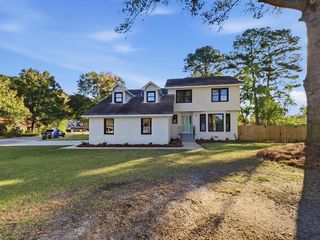 2619 Delhi Road, North Charleston, SC 29406