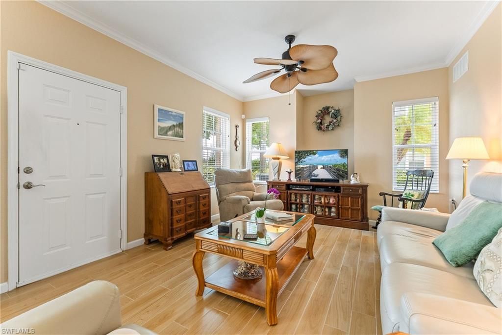 Image 13 of property listing at 1848 Concordia Lake CIR 901, Cape Coral, FL 33909