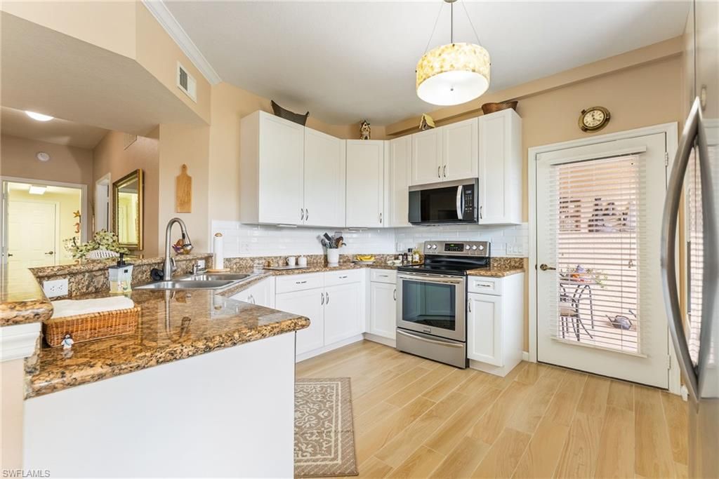Image 19 of property listing at 1848 Concordia Lake CIR 901, Cape Coral, FL 33909