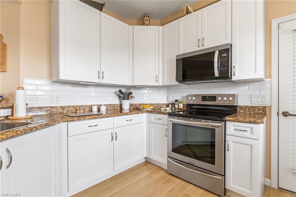 Image 21 of property listing at 1848 Concordia Lake CIR 901, Cape Coral, FL 33909