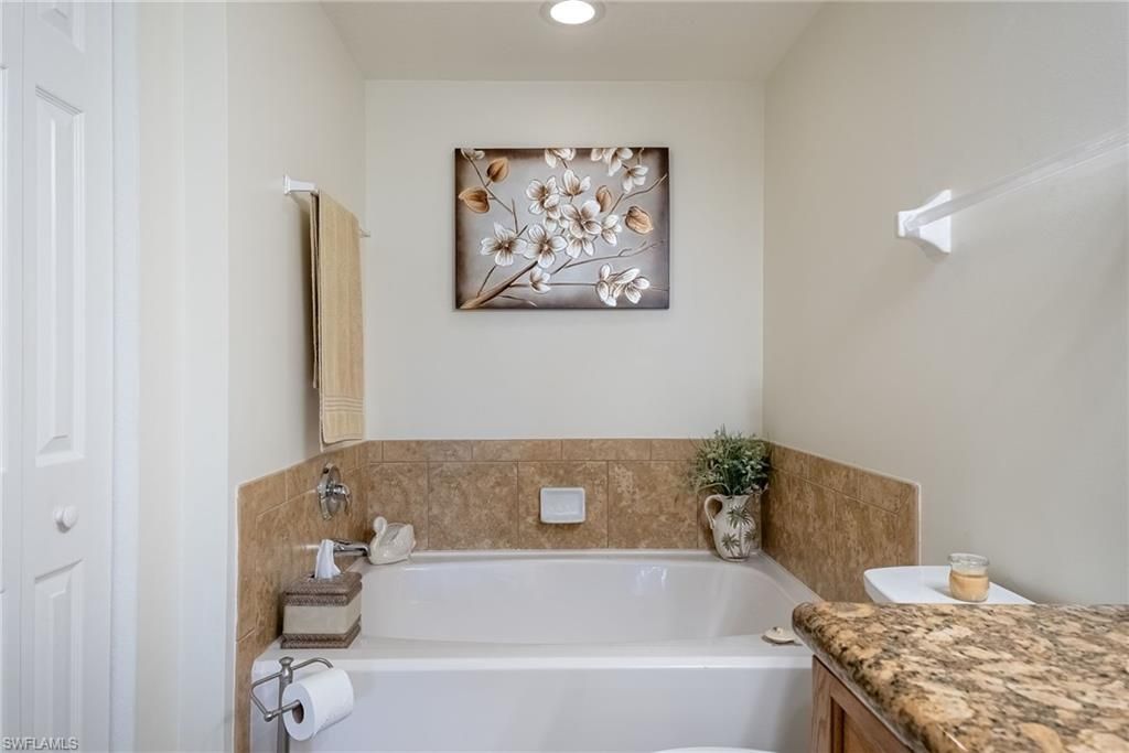 Image 26 of property listing at 1848 Concordia Lake CIR 901, Cape Coral, FL 33909