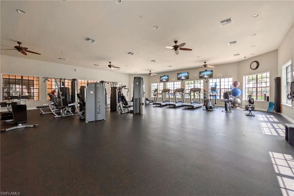 Image 8 of property listing at 1848 Concordia Lake CIR 901, Cape Coral, FL 33909