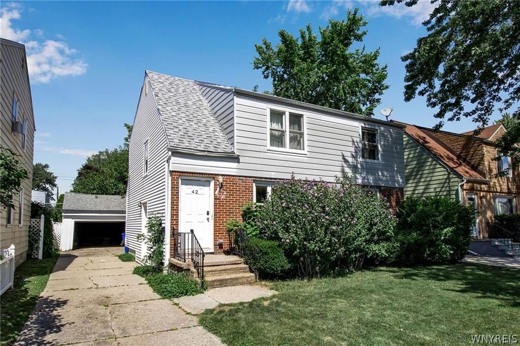 42 Layton Avenue, Amherst, NY 14226