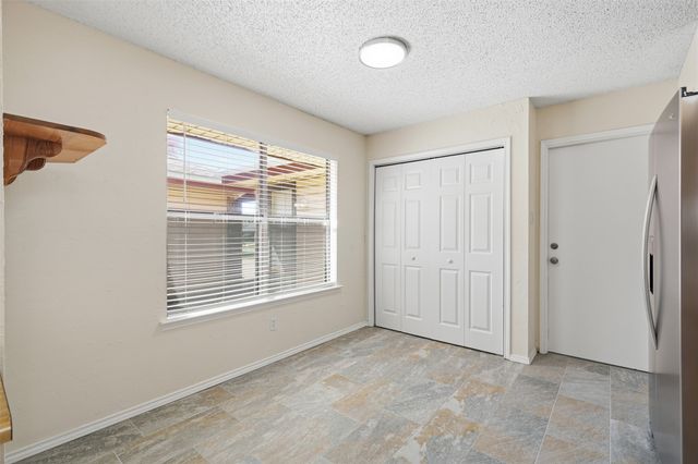 2405 Amber Hill Lane, Euless, TX 76039