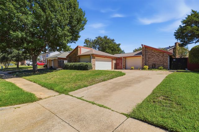 2405 Amber Hill Lane, Euless, TX 76039