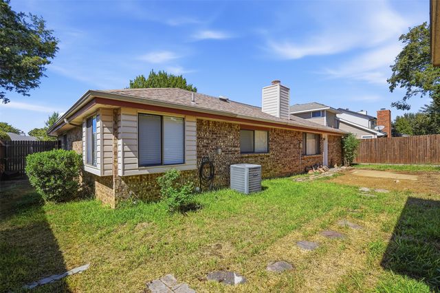 2405 Amber Hill Lane, Euless, TX 76039