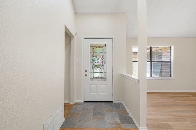 2405 Amber Hill Lane, Euless, TX 76039
