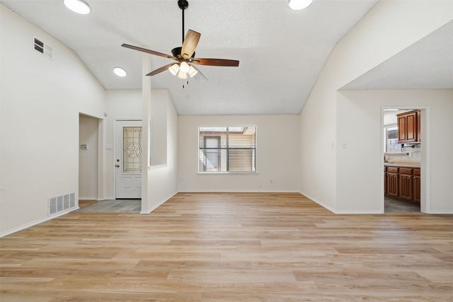 2405 Amber Hill Lane, Euless, TX 76039