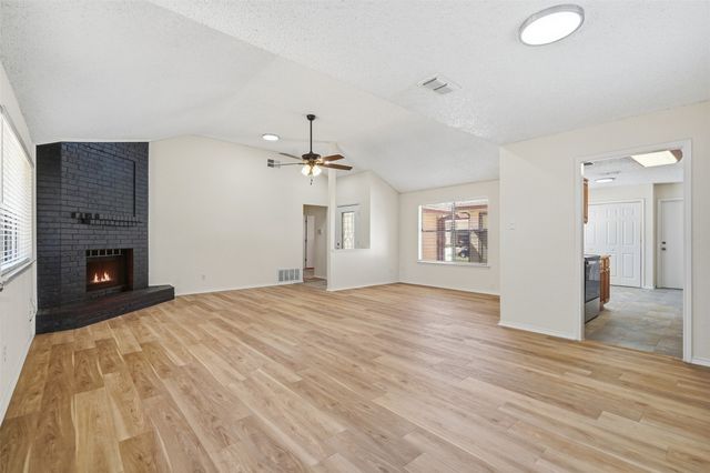 2405 Amber Hill Lane, Euless, TX 76039