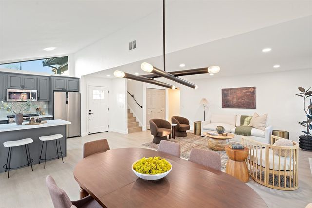 32325 Pegasus Ct, Union City, CA 94587