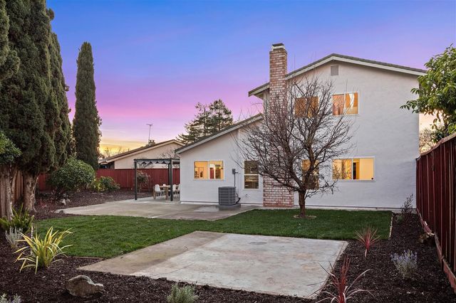 32325 Pegasus Ct, Union City, CA 94587