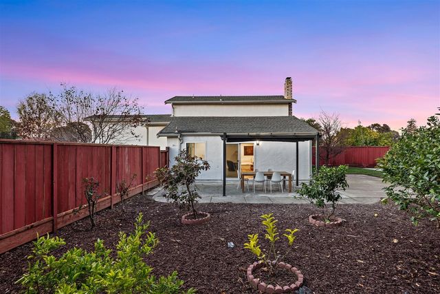 32325 Pegasus Ct, Union City, CA 94587