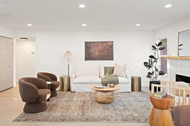 32325 Pegasus Ct, Union City, CA 94587