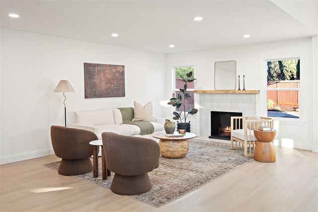 32325 Pegasus Ct, Union City, CA 94587