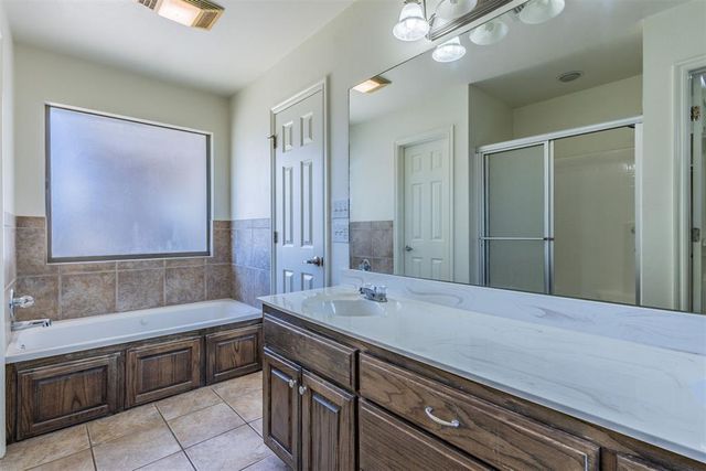904 NE 25th Court, Moore, OK 73160