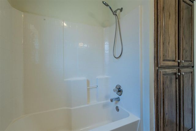 904 NE 25th Court, Moore, OK 73160