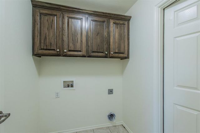 904 NE 25th Court, Moore, OK 73160