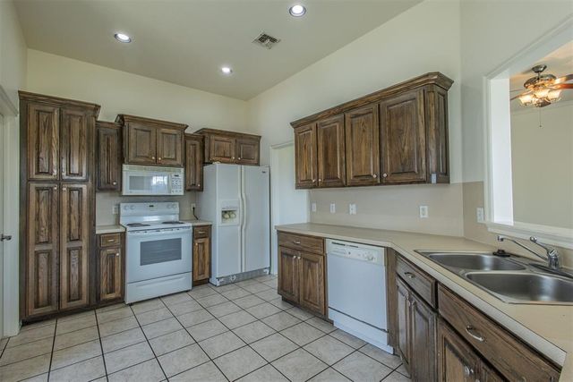 904 NE 25th Court, Moore, OK 73160