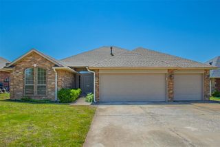 904 NE 25th Court, Moore, OK 73160