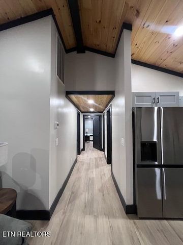 2359 Grassy Branch Rd, Sevierville, TN 37876