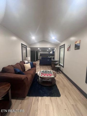 2359 Grassy Branch Rd, Sevierville, TN 37876