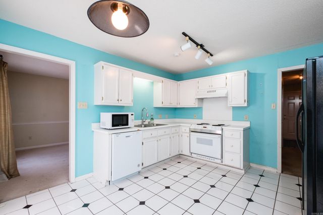 5 Christopher Cove, Little Rock, AR 72223