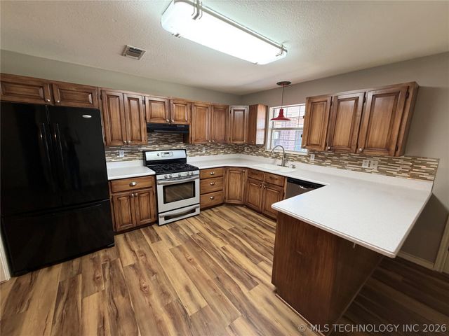 507 E Tonner, Calera, OK 74730