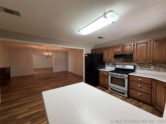 507 E Tonner, Calera, OK 74730