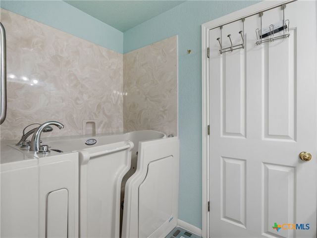 2147 N Ranch Estates Boulevard, New Braunfels, TX 78130