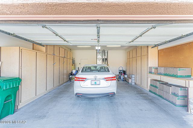 545 W Calle Artistica, Green Valley, AZ 85614