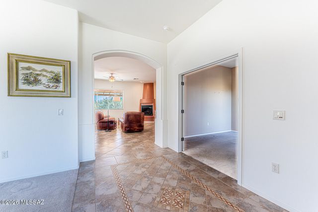 545 W Calle Artistica, Green Valley, AZ 85614