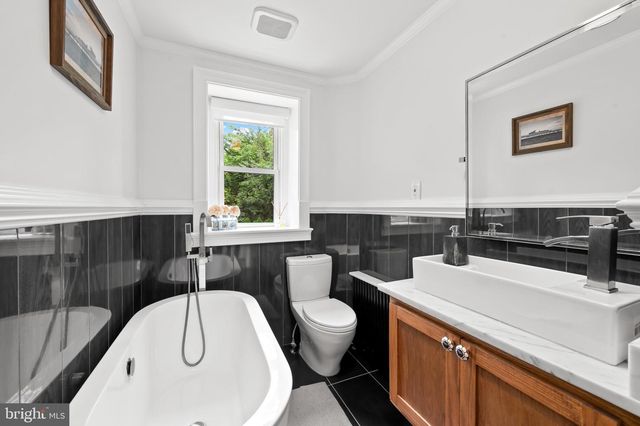3711 CLIPPER RD, Baltimore, MD 21211