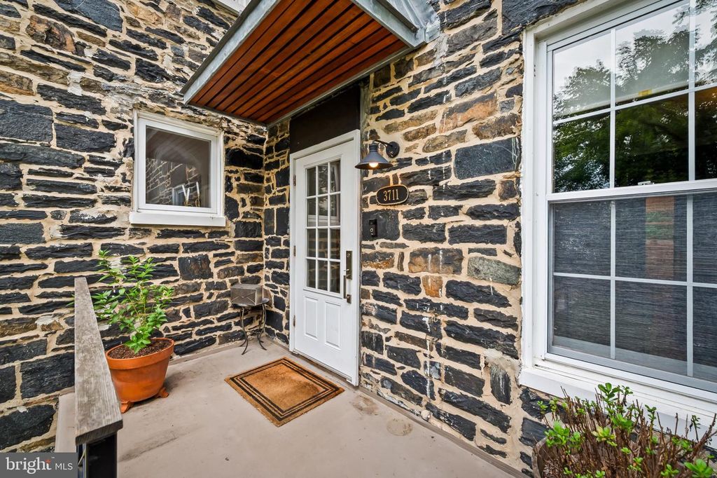 3711 CLIPPER RD, Baltimore, MD 21211