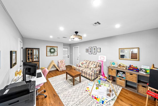 443 Coronado Dr, Kerrville, TX 78028