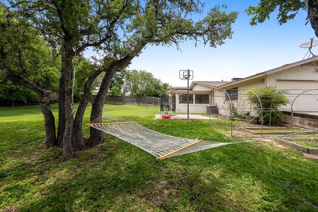 443 Coronado Dr, Kerrville, TX 78028