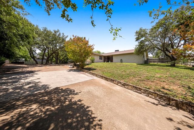 443 Coronado Dr, Kerrville, TX 78028