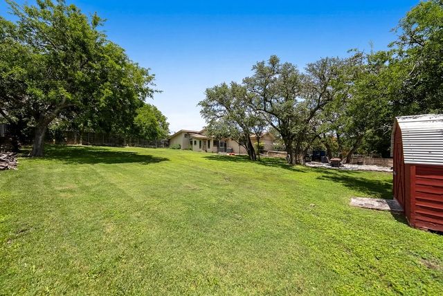 443 Coronado Dr, Kerrville, TX 78028