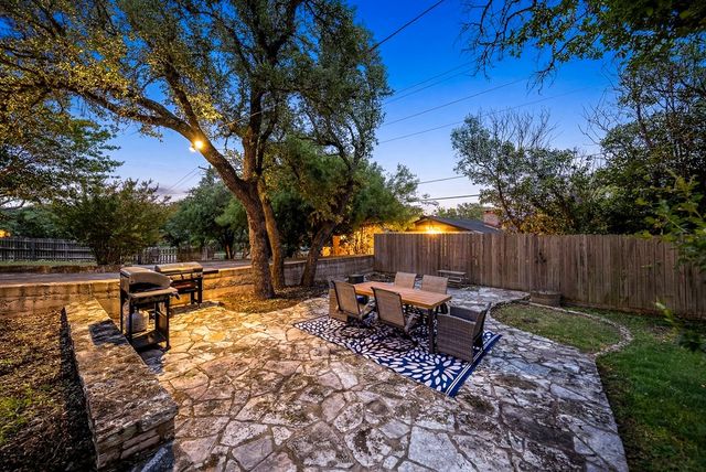443 Coronado Dr, Kerrville, TX 78028