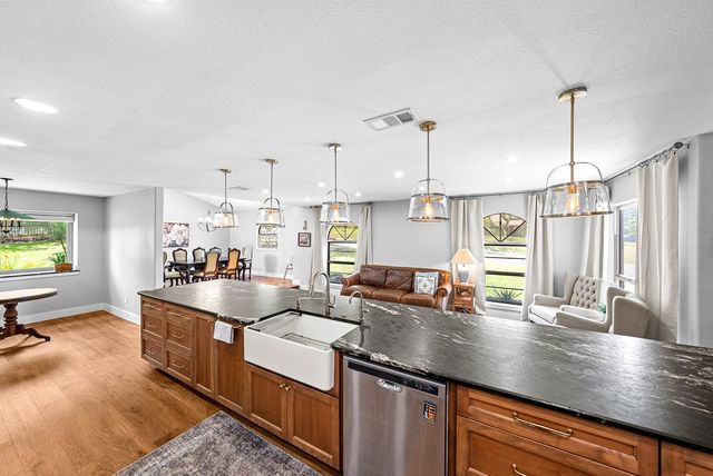 443 Coronado Dr, Kerrville, TX 78028