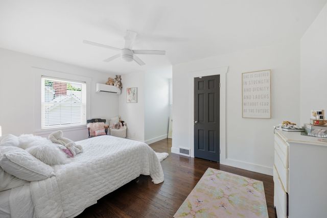 1003 Graybar Ln, Nashville, TN 37204