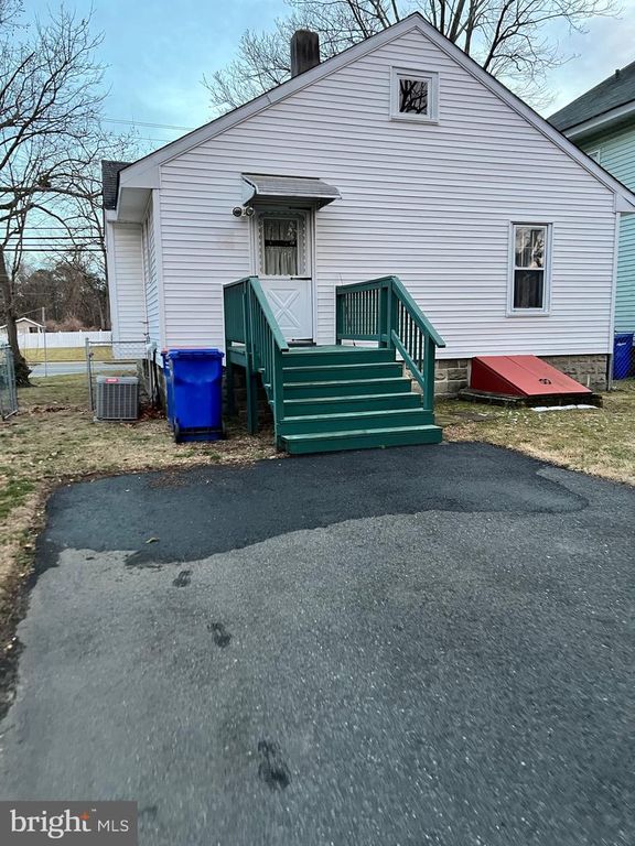 1308 MAIN ST E, Millville, NJ 08332