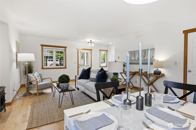 1368 Stonecress Lane NE, Bainbridge Island, WA 98110