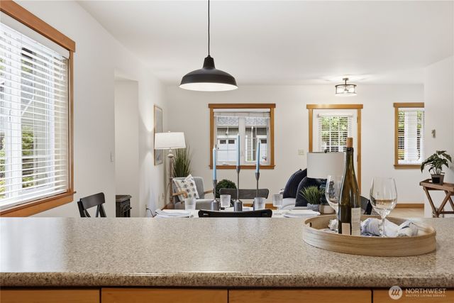 1368 Stonecress Lane NE, Bainbridge Island, WA 98110