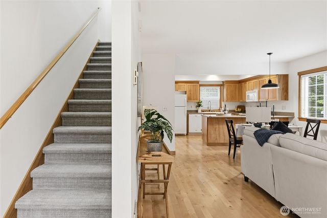 1368 Stonecress Lane NE, Bainbridge Island, WA 98110