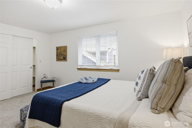 1368 Stonecress Lane NE, Bainbridge Island, WA 98110