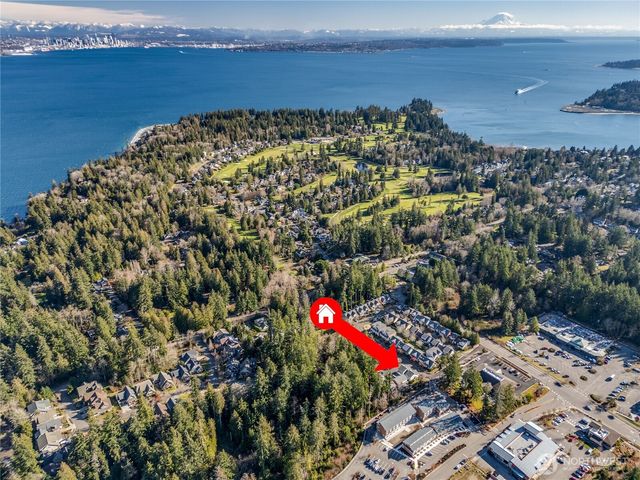 1368 Stonecress Lane NE, Bainbridge Island, WA 98110