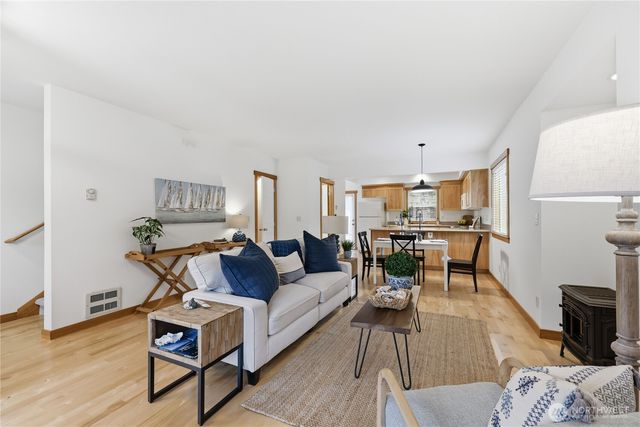 1368 Stonecress Lane NE, Bainbridge Island, WA 98110